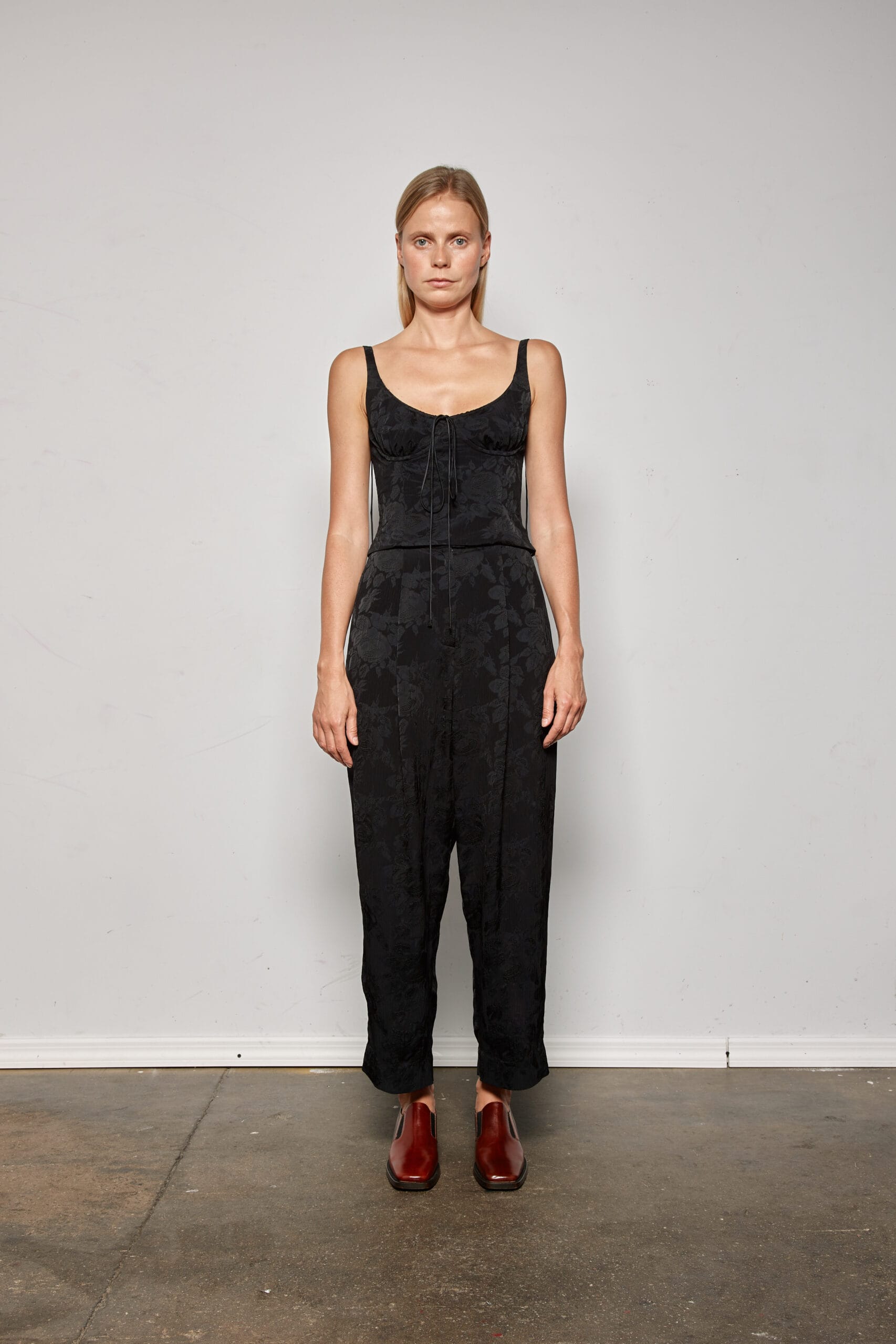 Straight Leg Floral Jacquard Pant